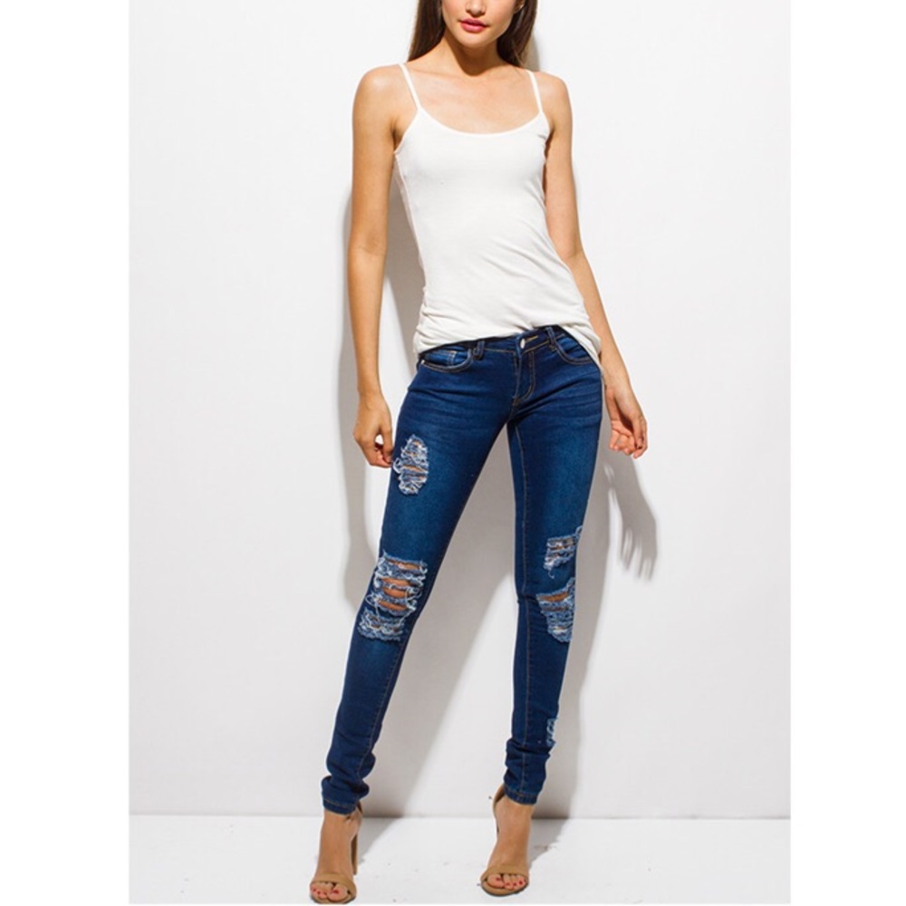 LAST ONE🎁DISTRESSED JEANS